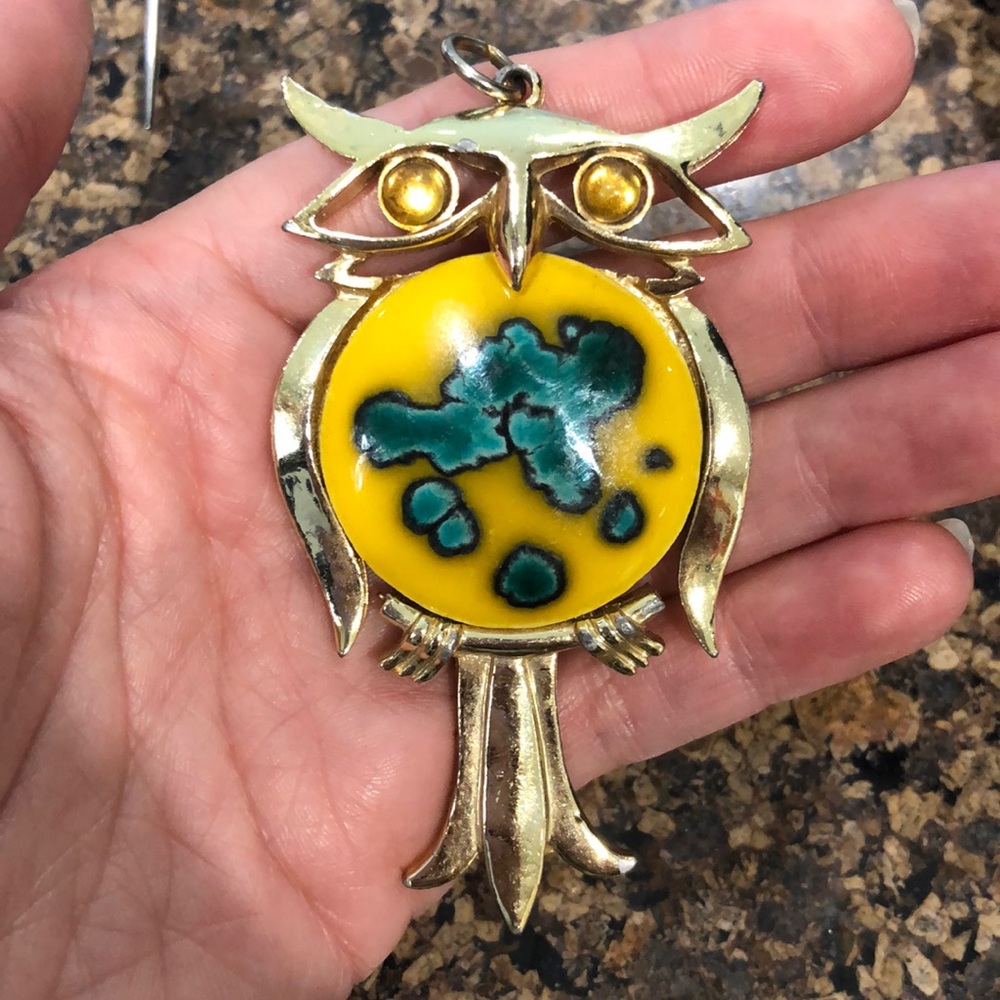 1970’s Vintage Ceramic Owl Pendant Gold Tone Large